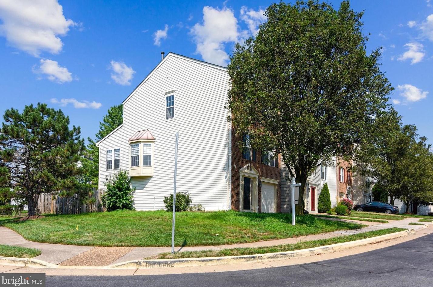 43395 Chokeberry Sq, Ashburn VA  20147-4001 exterior