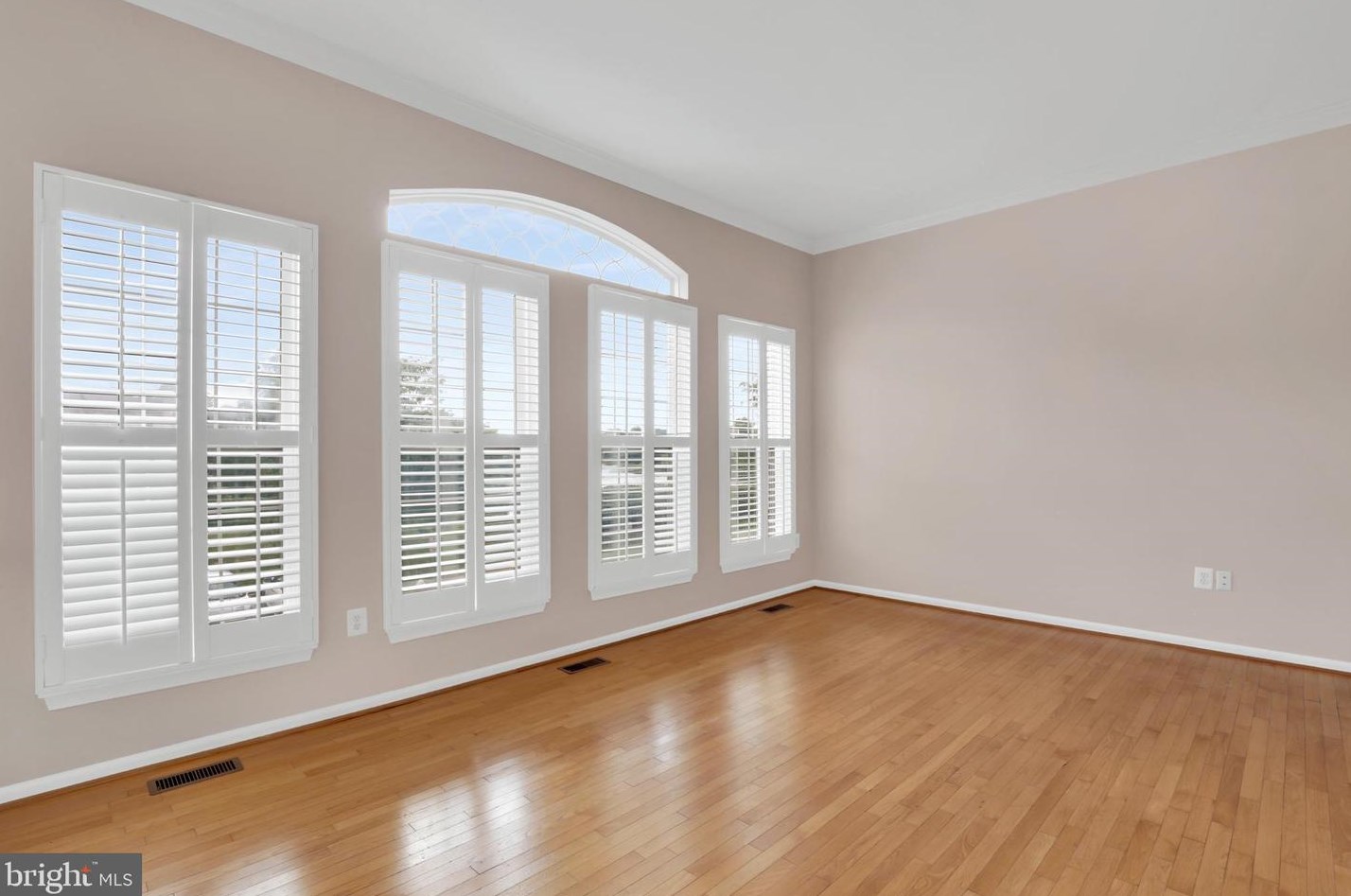 21260 Victorias Cross Ter, Ashburn, VA 20147