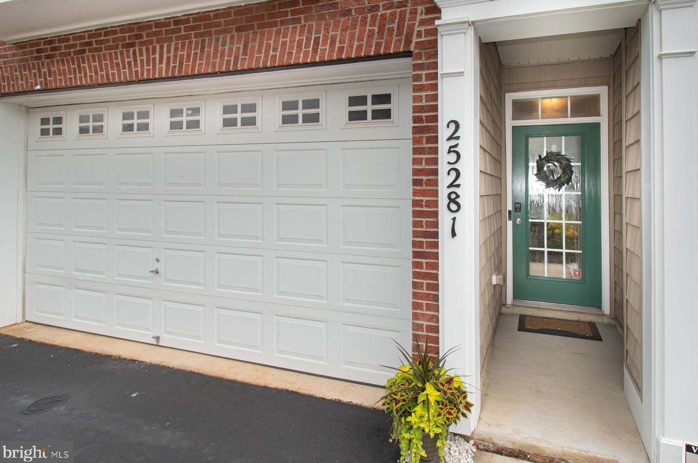 25281 Demilton Ter, Fairfax, VA 20152-4172