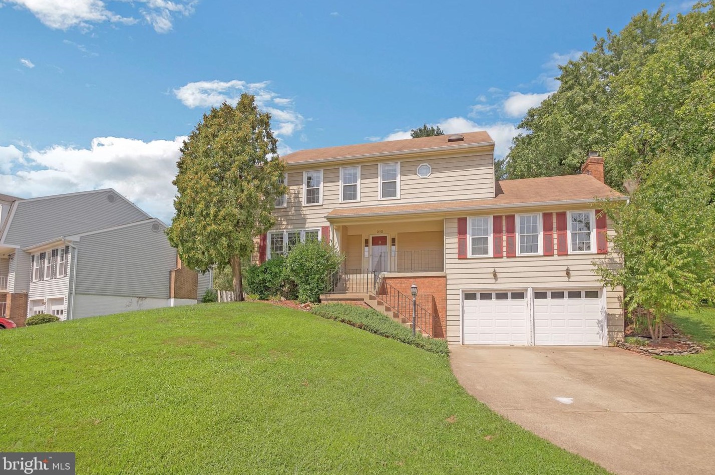 210 Heather Glen Rd, Dulles, VA 20165-5824