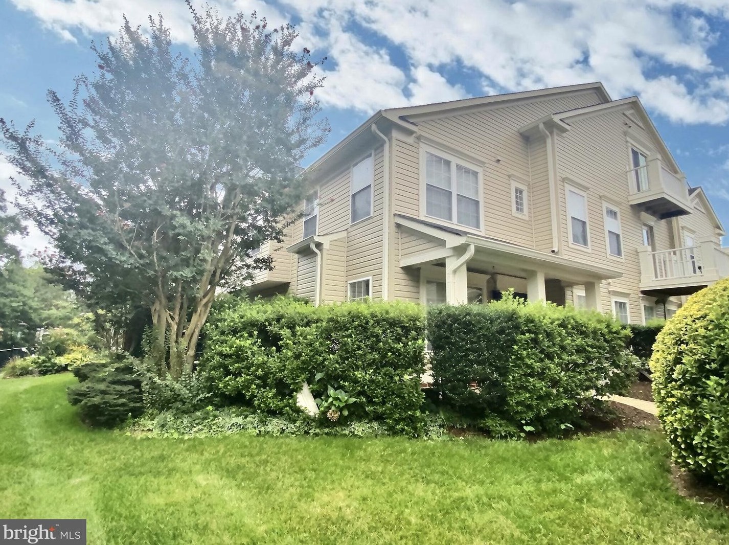 43414 Edgecliff Ter, Ashburn, VA 20147