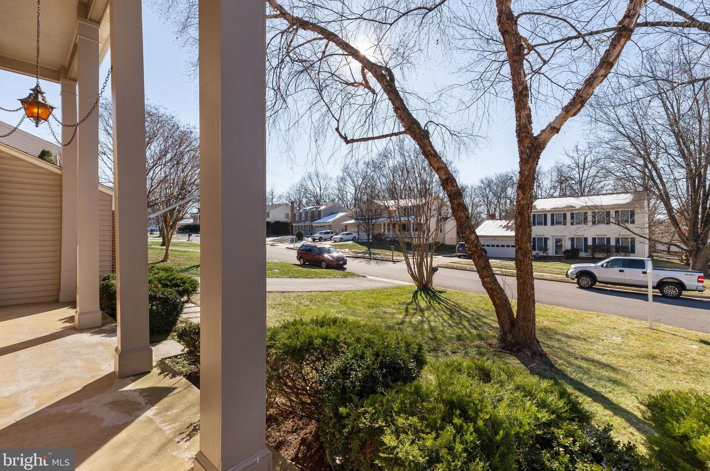 208 Autumn Olive Way, Dulles, VA 20164-2801