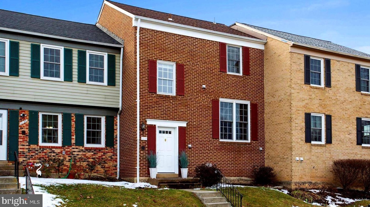 1038 Temple Ct, Dulles, VA 20164-4813