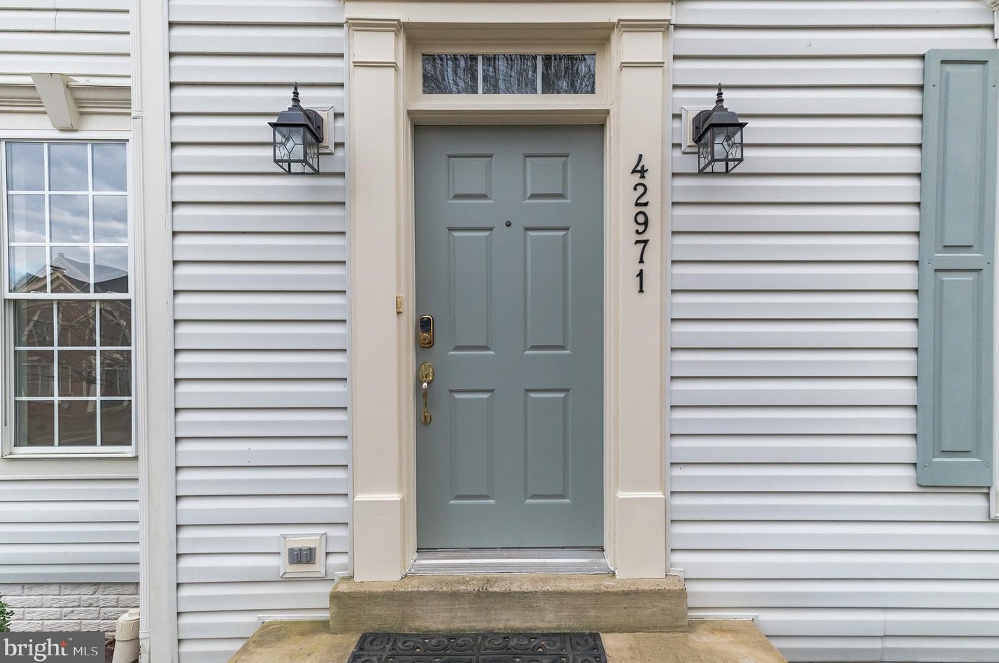 42971 Tara Ct, Ashburn, VA 20147-5111
