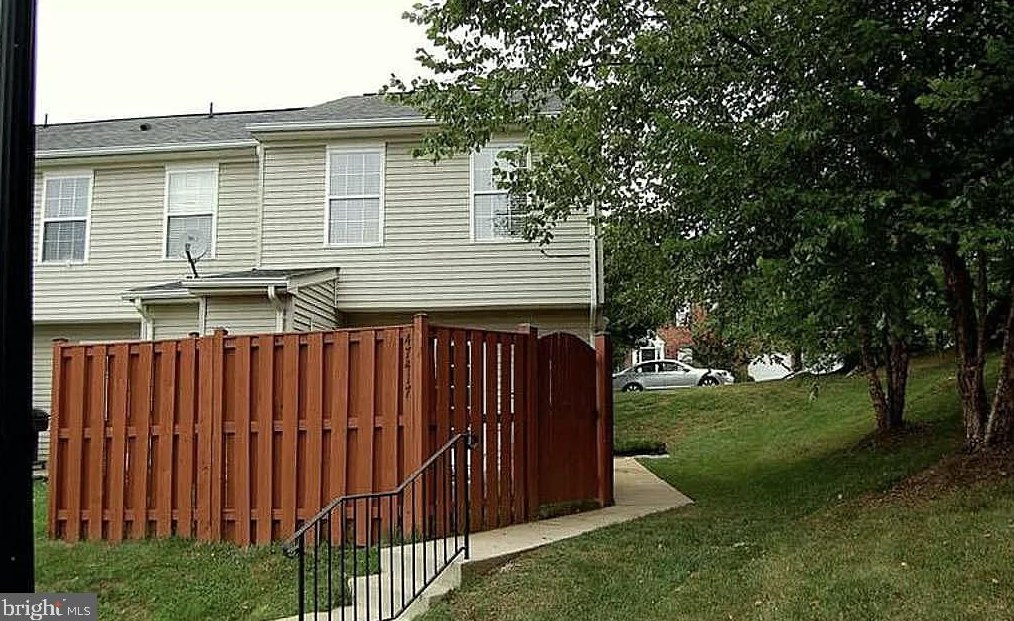 47417 Middle Bluff Pl, Dulles VA  20165-3135 exterior