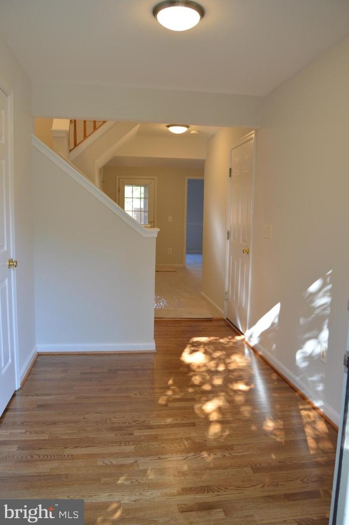 26113 Lands End Dr, Fairfax, VA 20152-2541