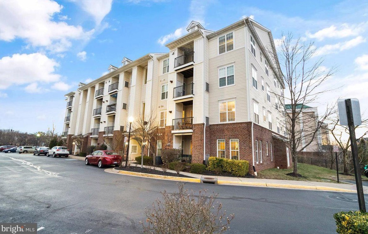 21191 Mcfadden Sq, Dulles, VA 20165-7286