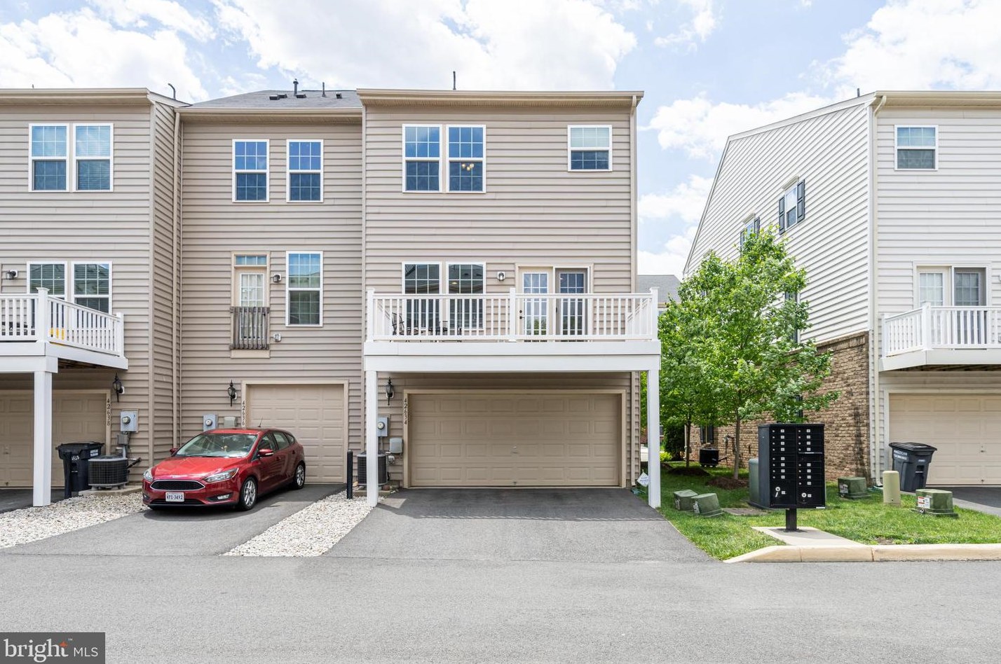 42634 Burbank Ter, Dulles, VA 20166-2600