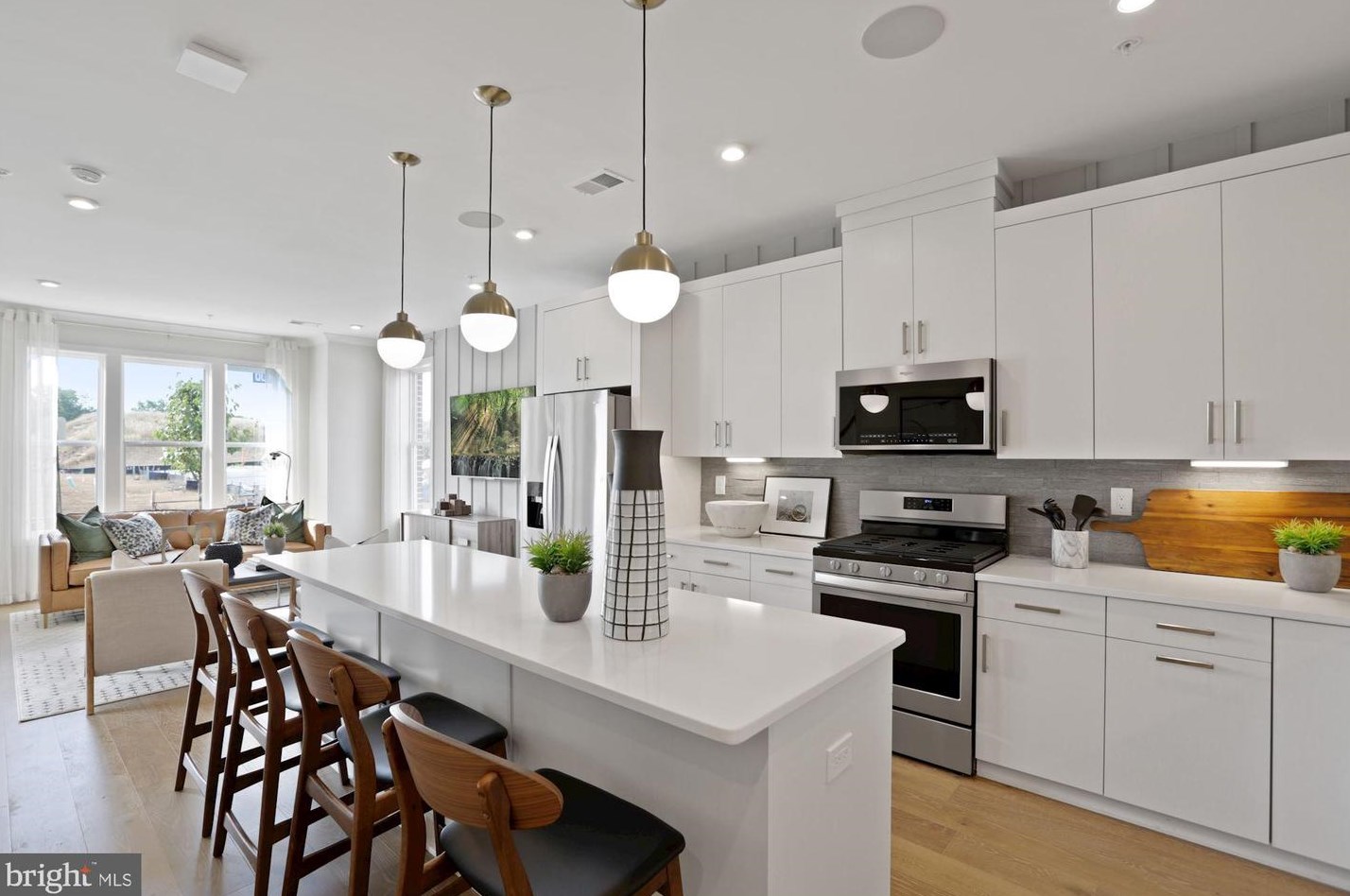 43546 Centergate Dr, Ashburn, VA 20148
