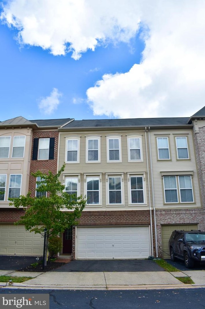 22884 Livingston Ter, Ashburn, VA 20148-5638