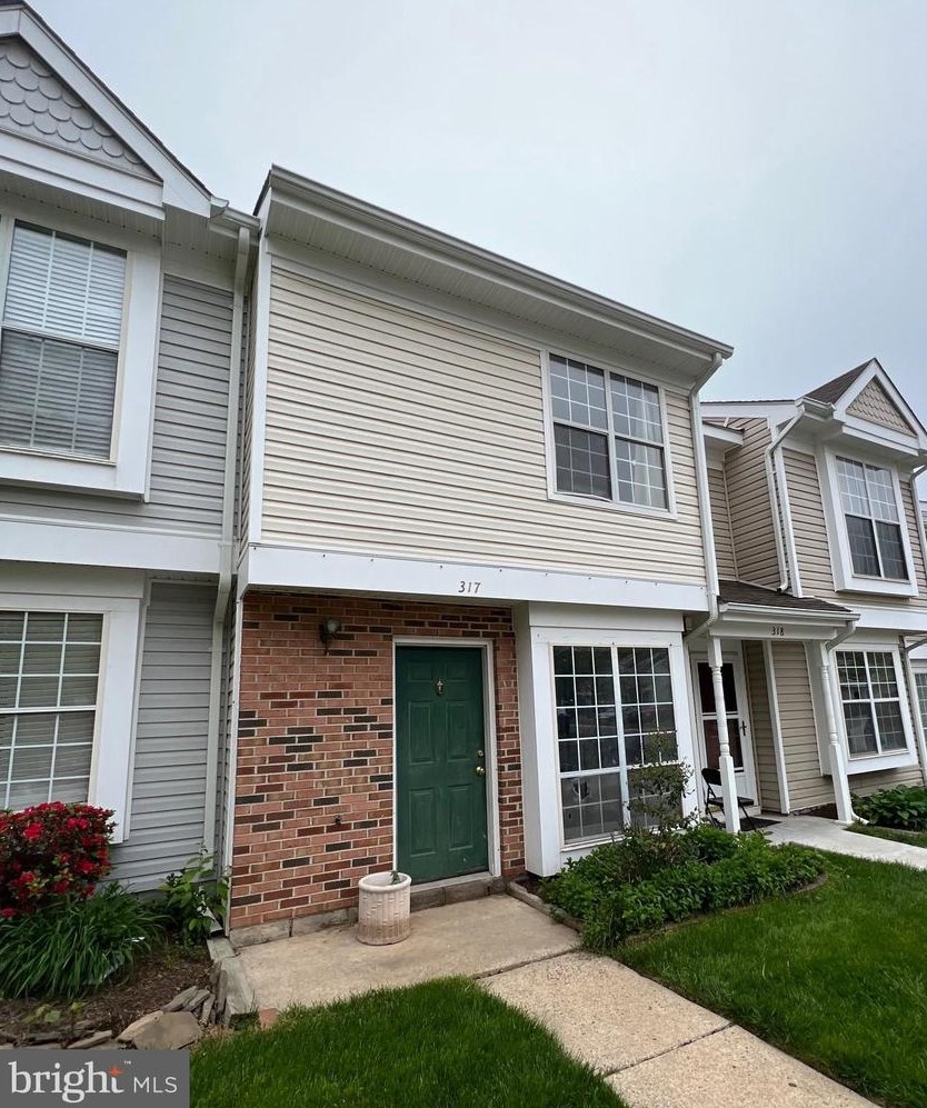 317 Lancaster Sq, Dulles VA  20164-3265 exterior