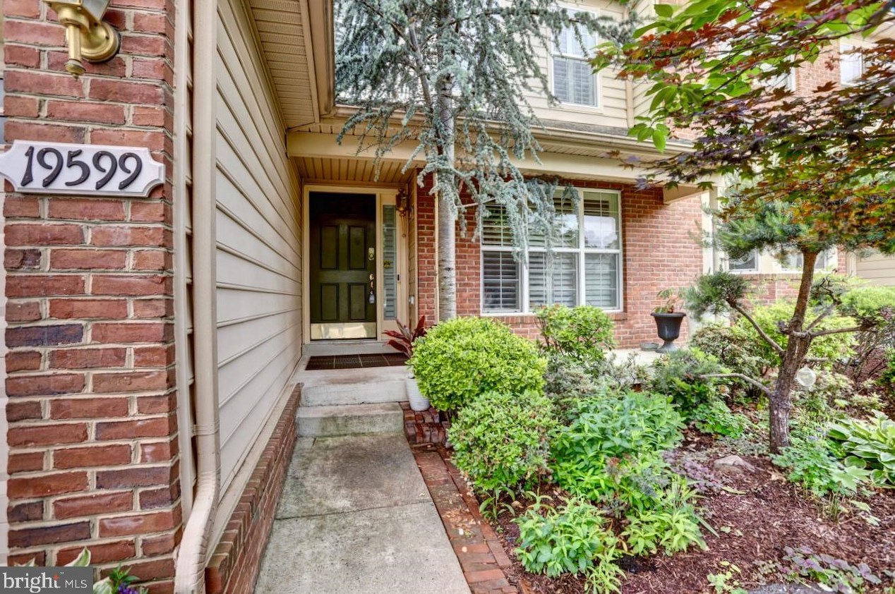 19599 Aspendale Sq, Ashburn, VA 20147-5263