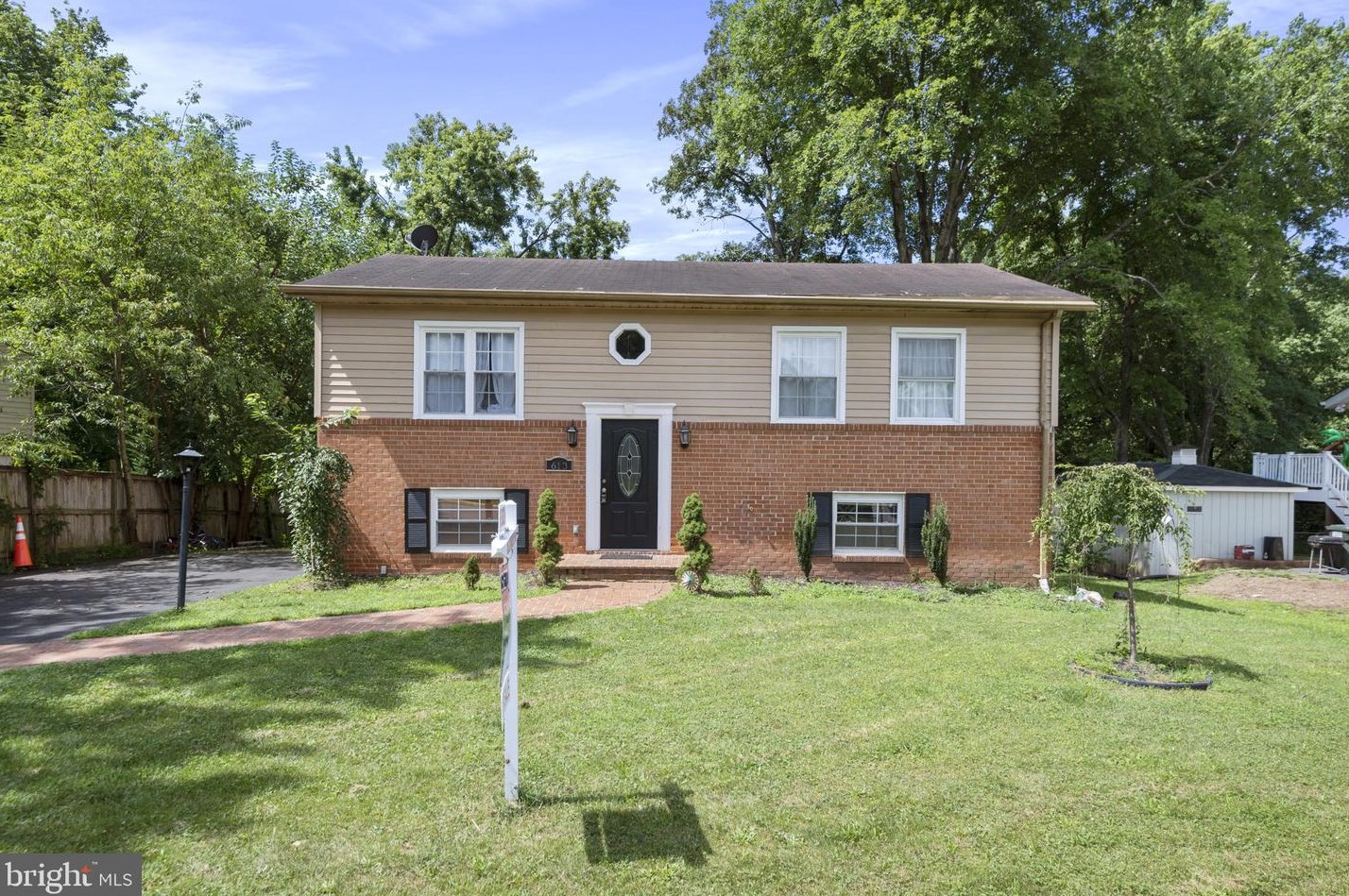 613 Poplar Rd, Dulles, VA 20164-4733