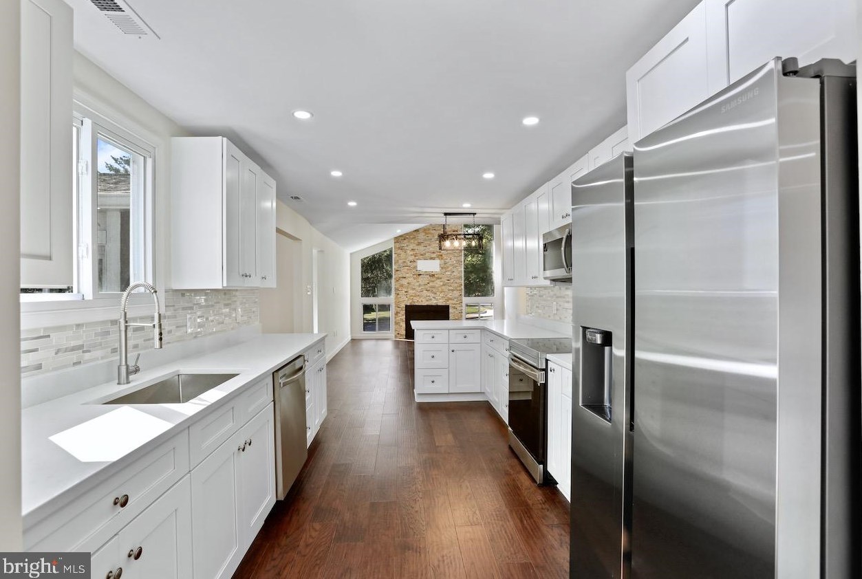 174 Magnolia Rd, Dulles VA  20164-5308 exterior