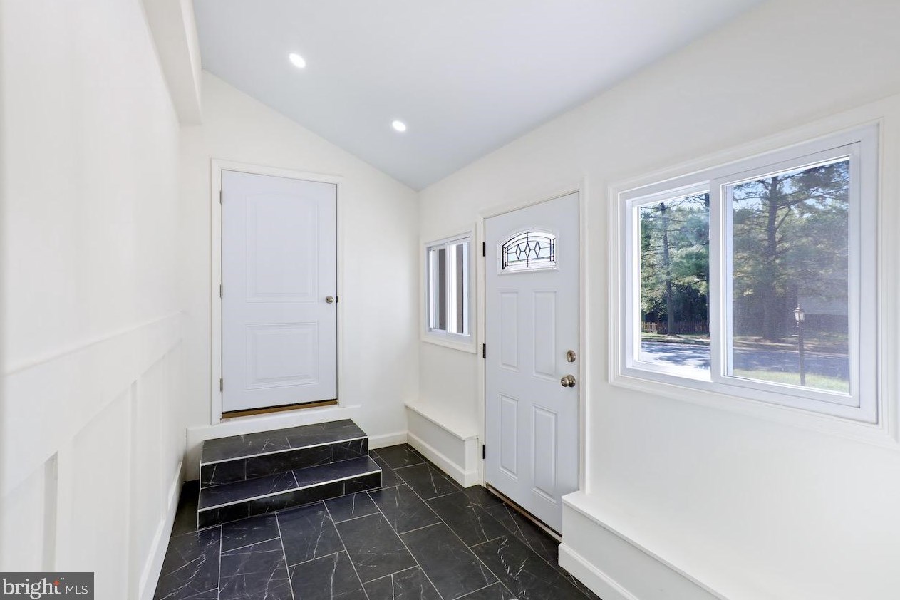 174 Magnolia Rd, Dulles VA  20164-5308 exterior