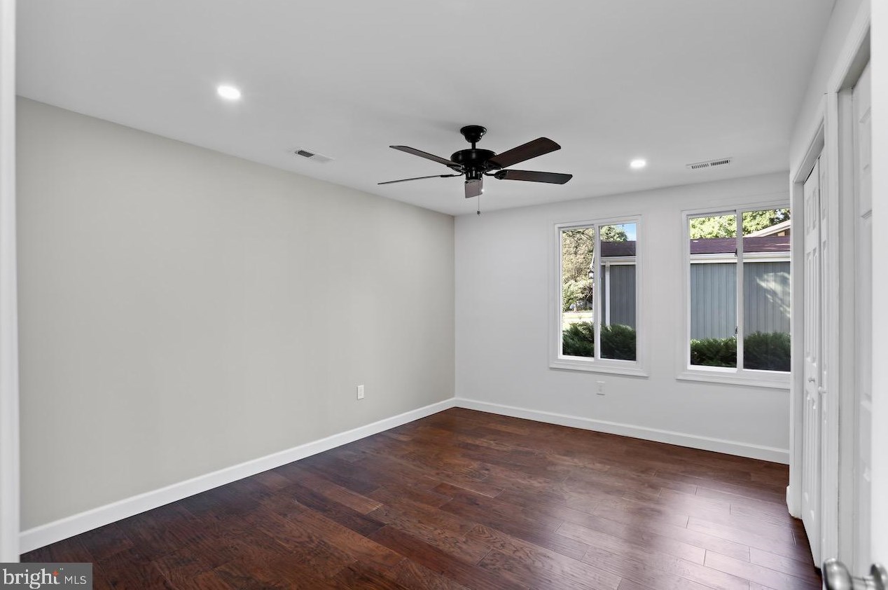 174 Magnolia Rd, Dulles VA  20164-5308 exterior