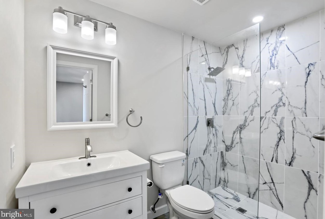 174 Magnolia Rd, Dulles VA  20164-5308 exterior