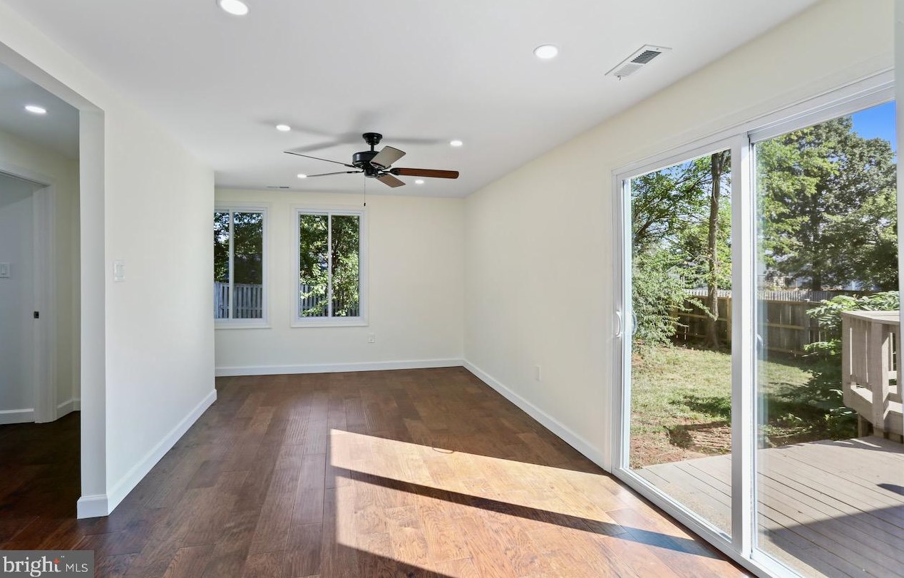 174 Magnolia Rd, Dulles VA  20164-5308 exterior