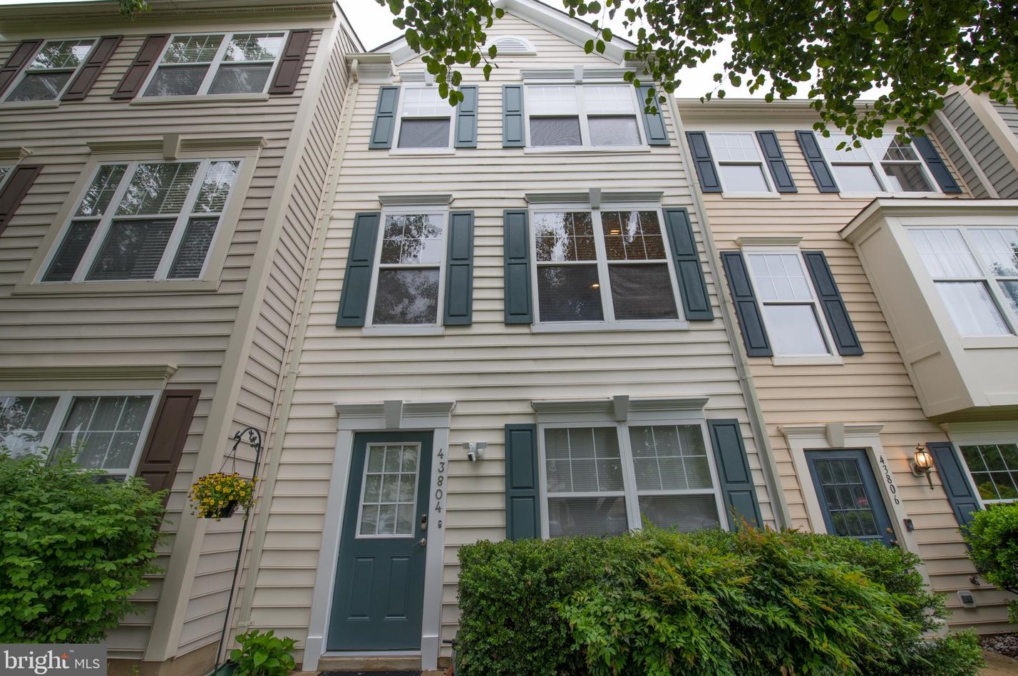 43804 Sunset Ter, Ashburn, VA 20147-2395