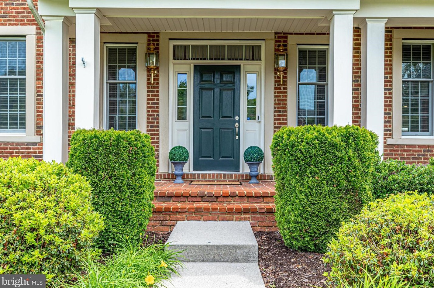 23175 Hemmingford Cir, Dulles, VA 20166-2147