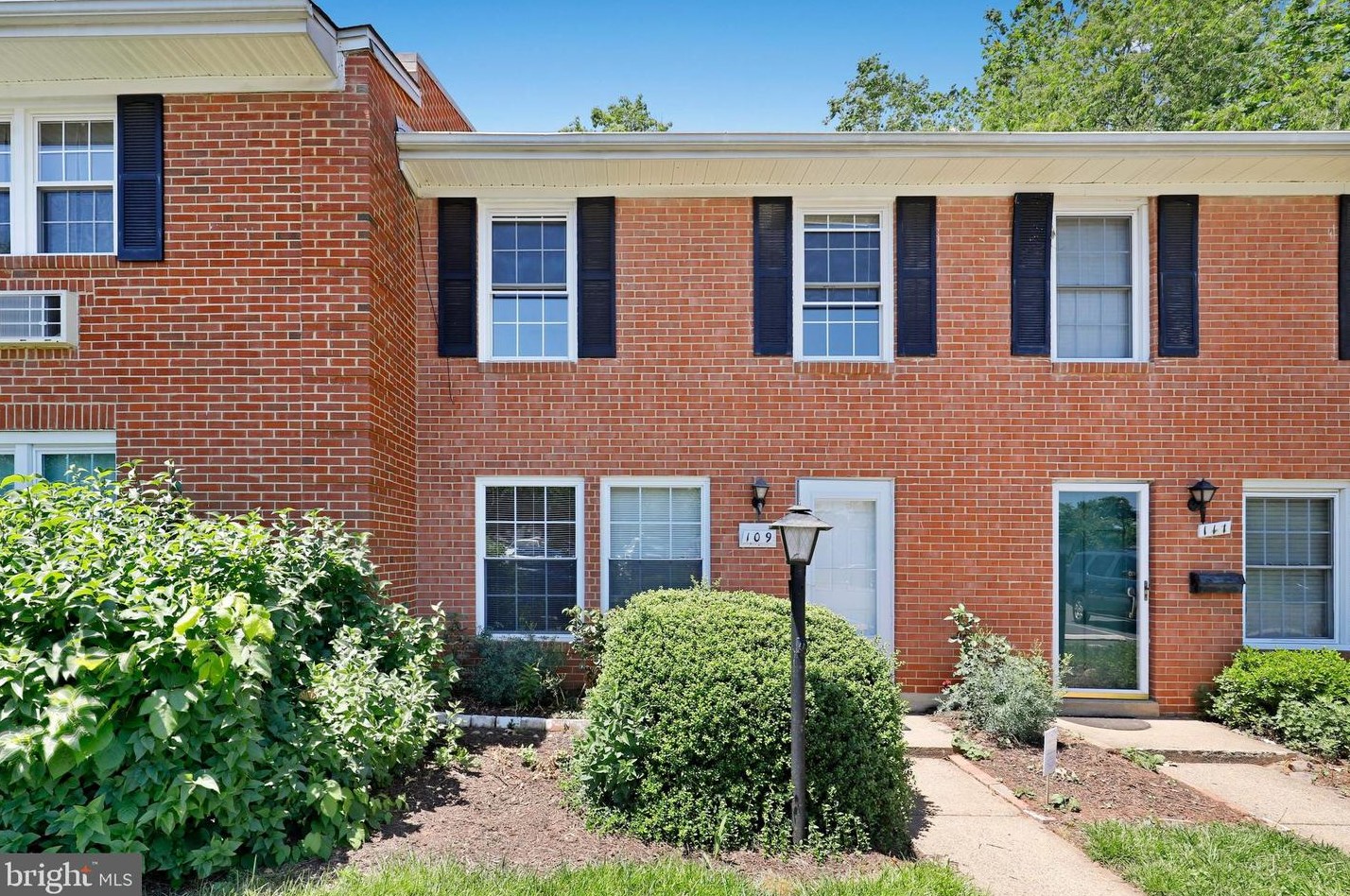 109 Emory Dr, Dulles, VA 20164-3117