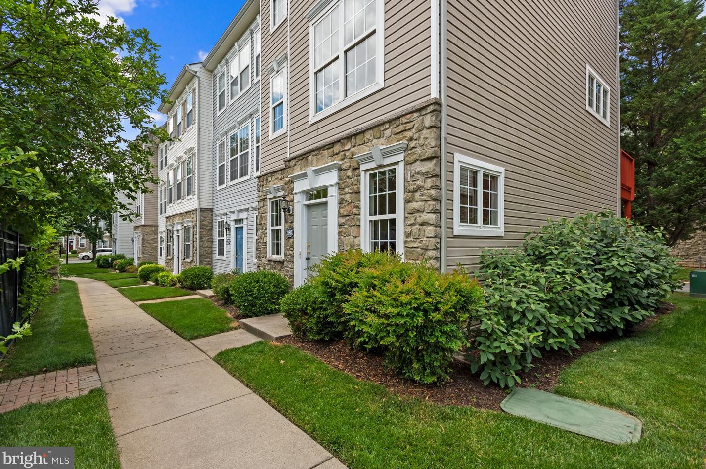 21810 Dragons Green Sq, Ashburn, VA 20147-6713