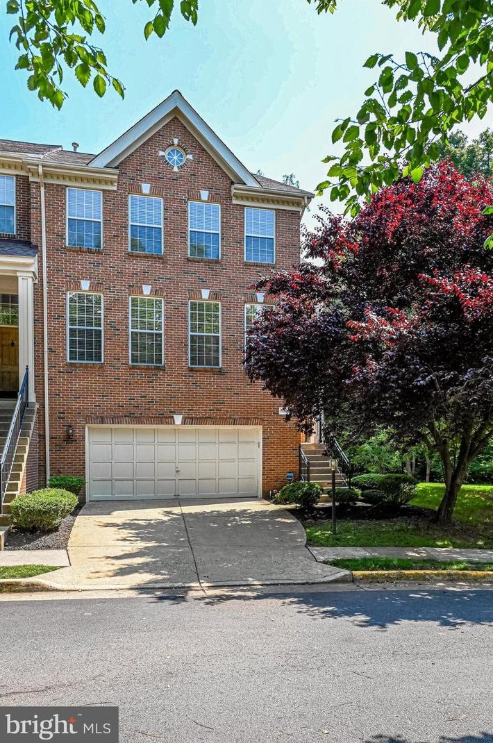 20664 Muddy Harbour Sq, Dulles, VA 20165-4796