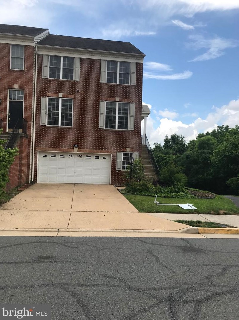 43721 Stoke Chapel Ter, Ashburn, VA 20148-3167