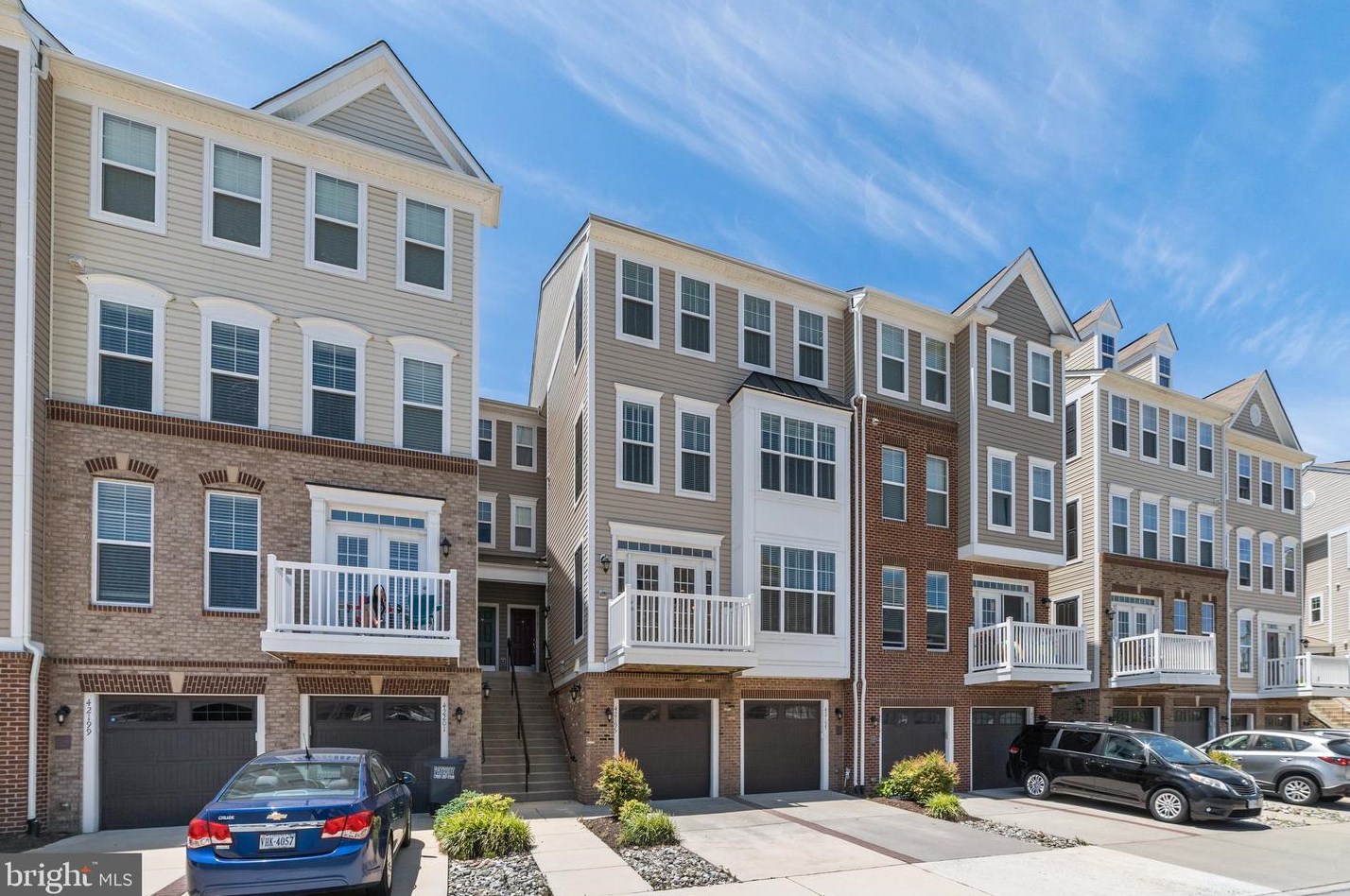 42195 Canary Grass Square, Stone Ridge, VA 20105