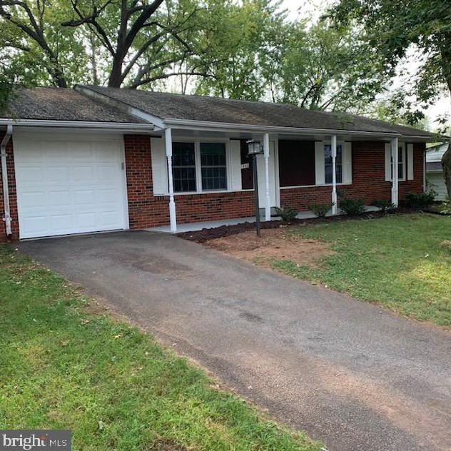 1402 Amelia St, Dulles VA  20164-3609 exterior