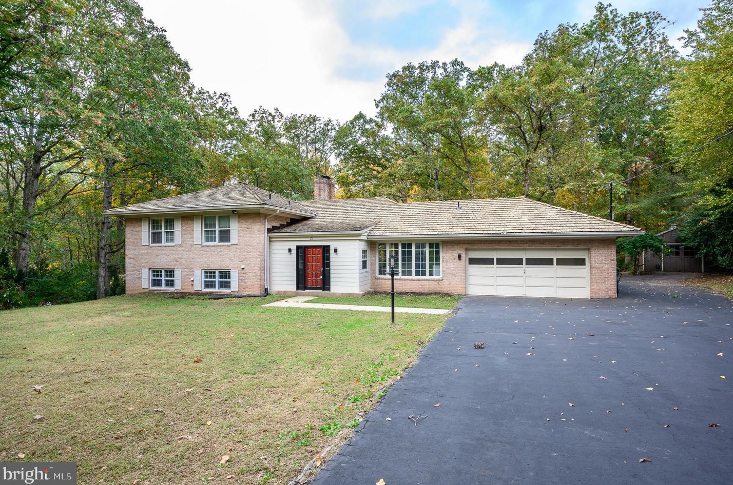 21 Cedar Dr, Dulles, VA 20164
