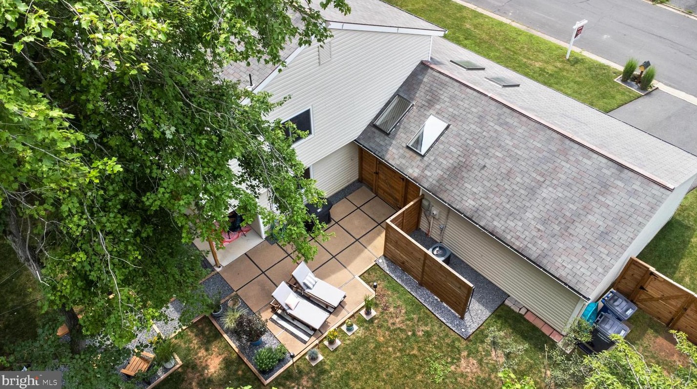 3 Cheval Ct, Dulles VA 20164-1110 exterior