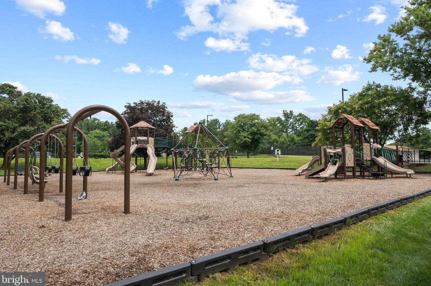 3 Cheval Ct, Dulles VA 20164-1110 exterior