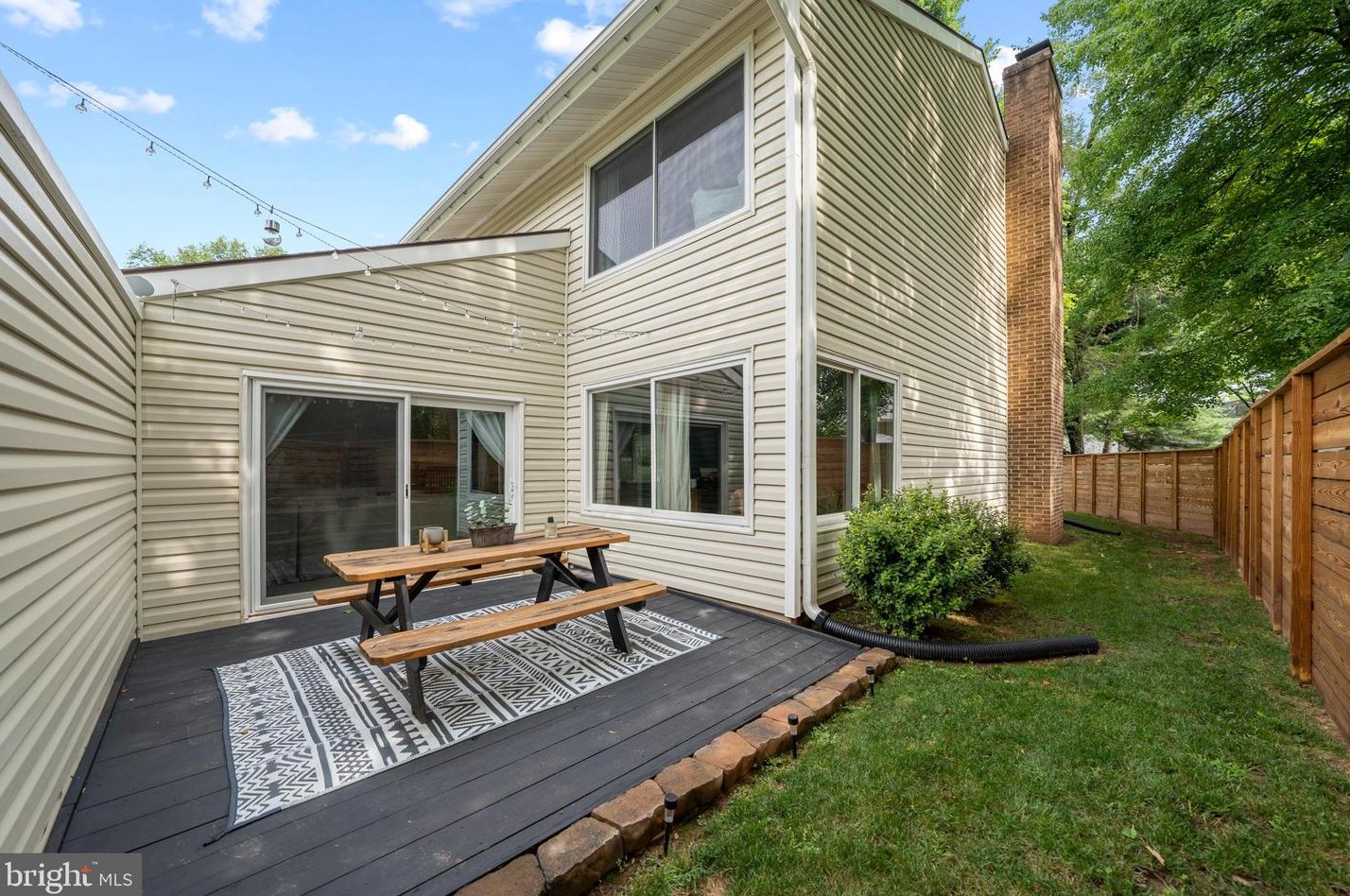 3 Cheval Ct, Dulles VA 20164-1110 exterior