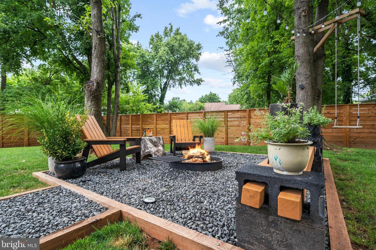 3 Cheval Ct, Dulles VA 20164-1110 exterior