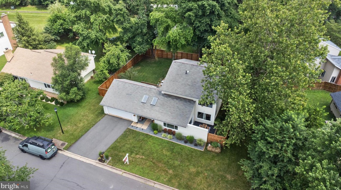 3 Cheval Ct, Dulles VA 20164-1110 exterior