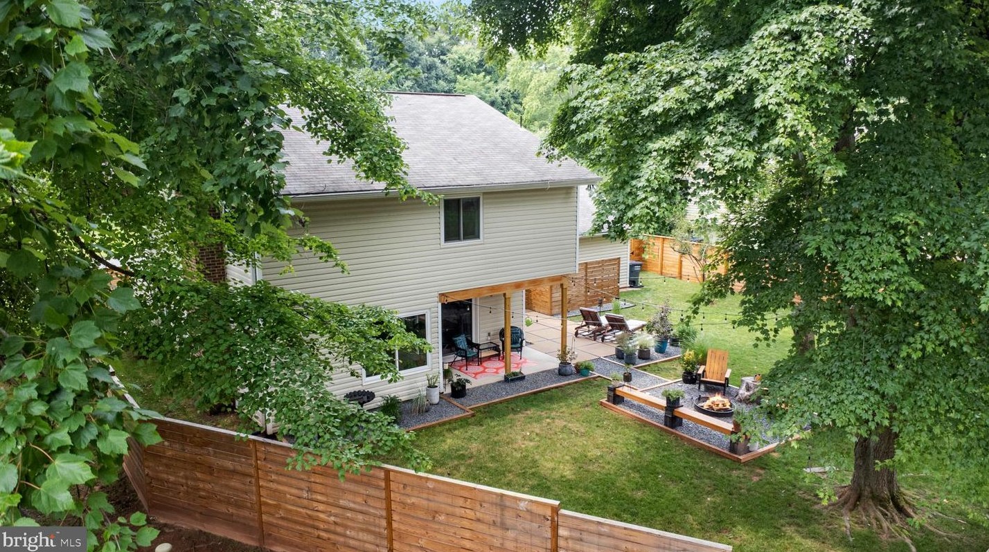 3 Cheval Ct, Dulles VA 20164-1110 exterior