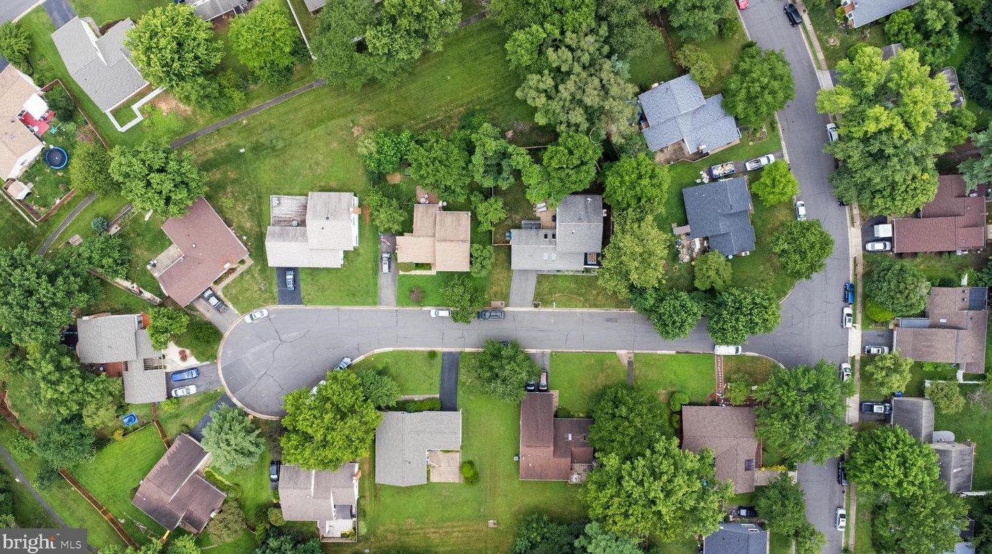 3 Cheval Ct, Dulles VA 20164-1110 exterior