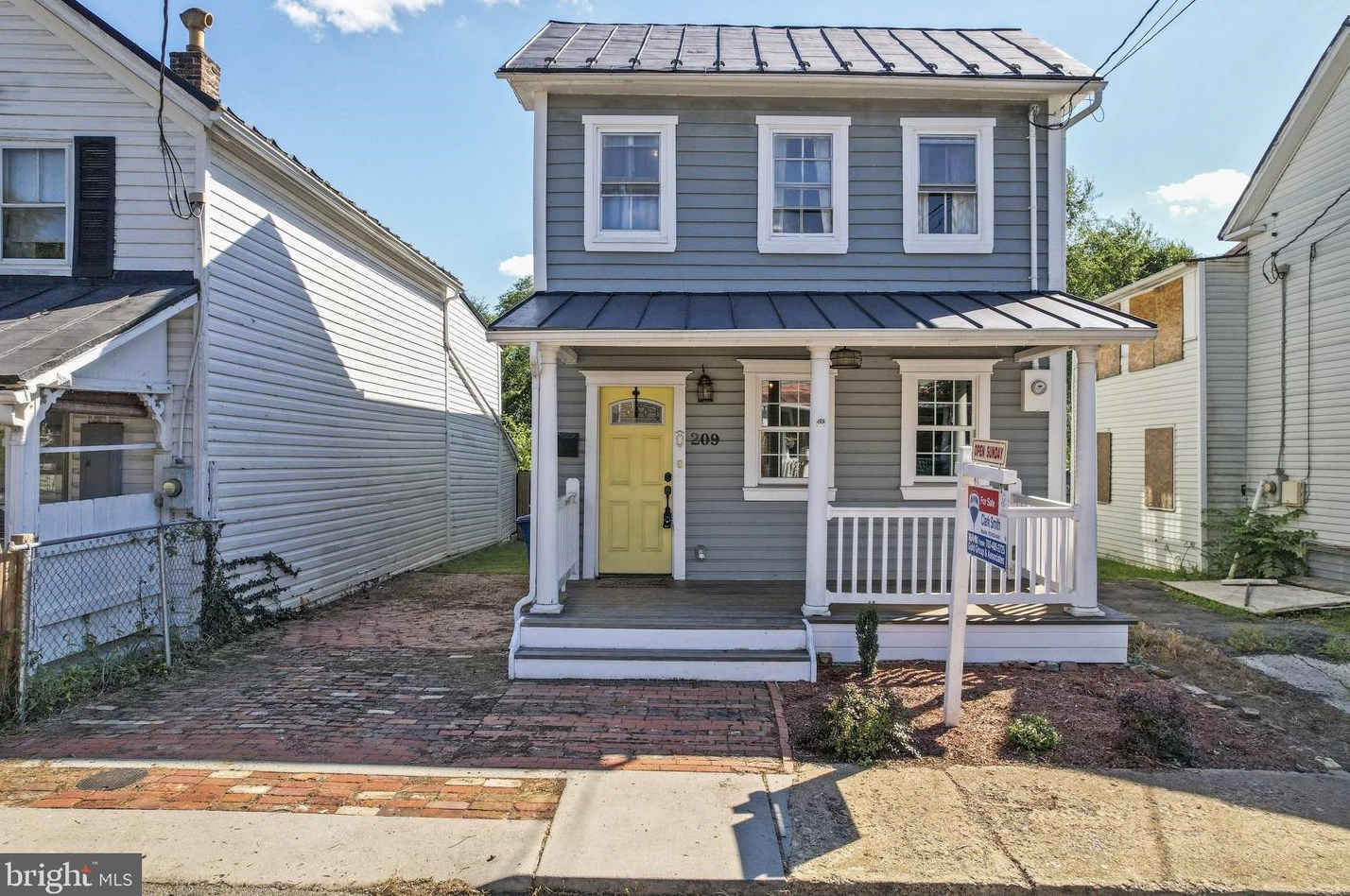 209 South St Se, Leesburg, VA 20175