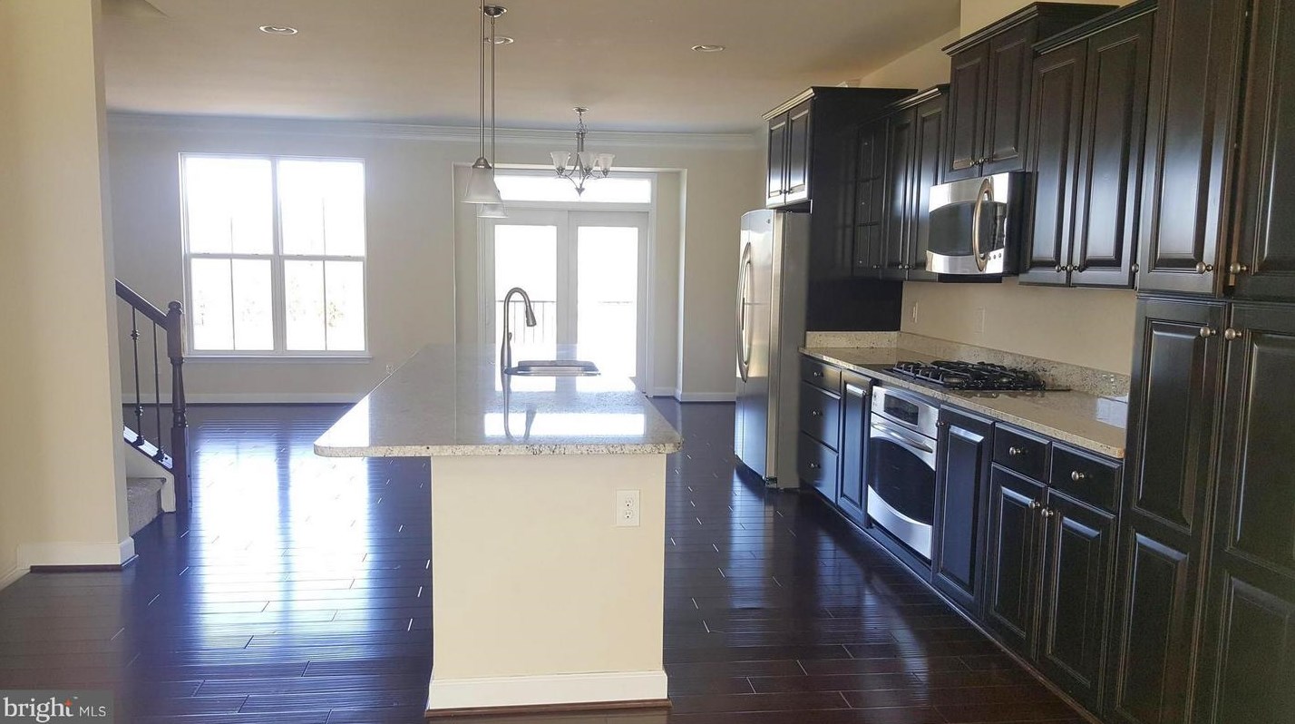 42626 Beckett Ter, Ashburn, VA 20148