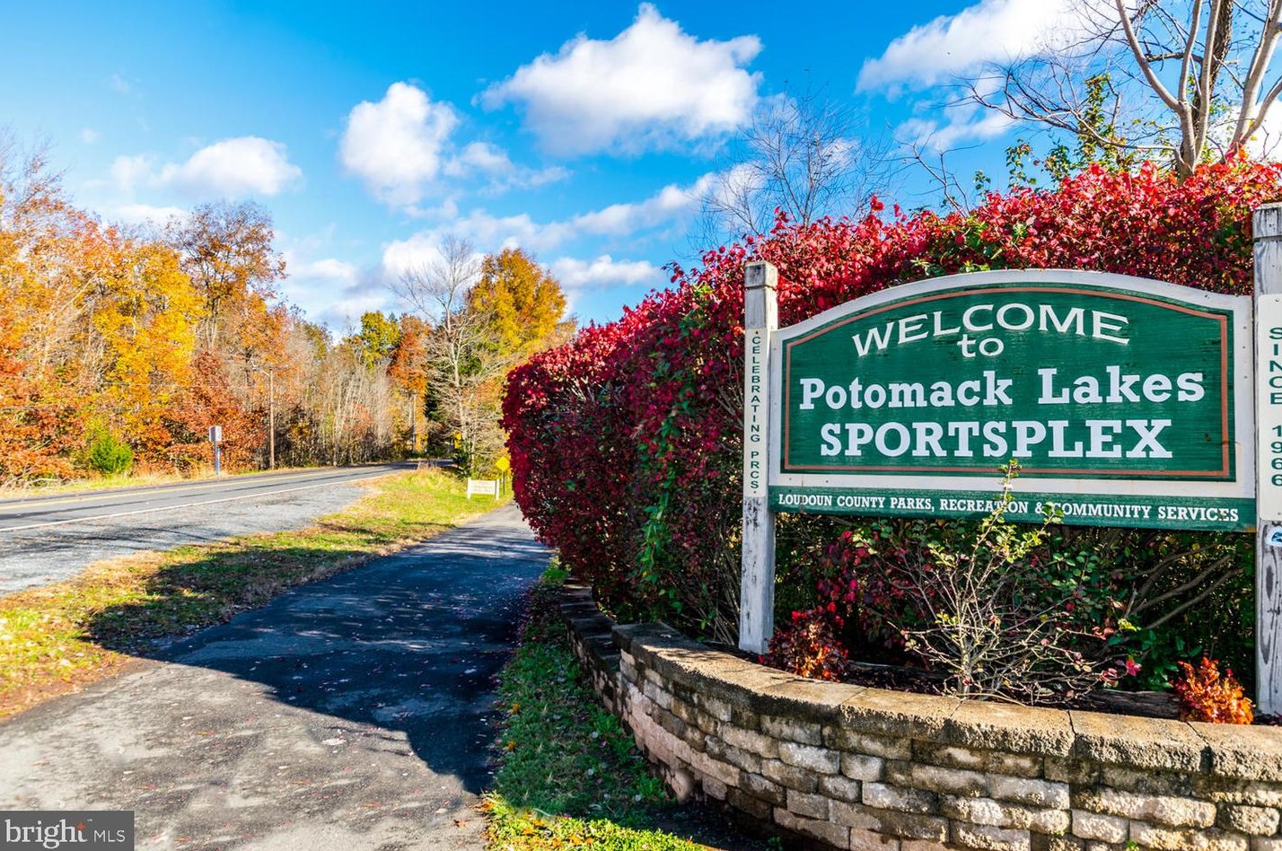 47728 League Ct, Dulles VA  20165-7416 exterior