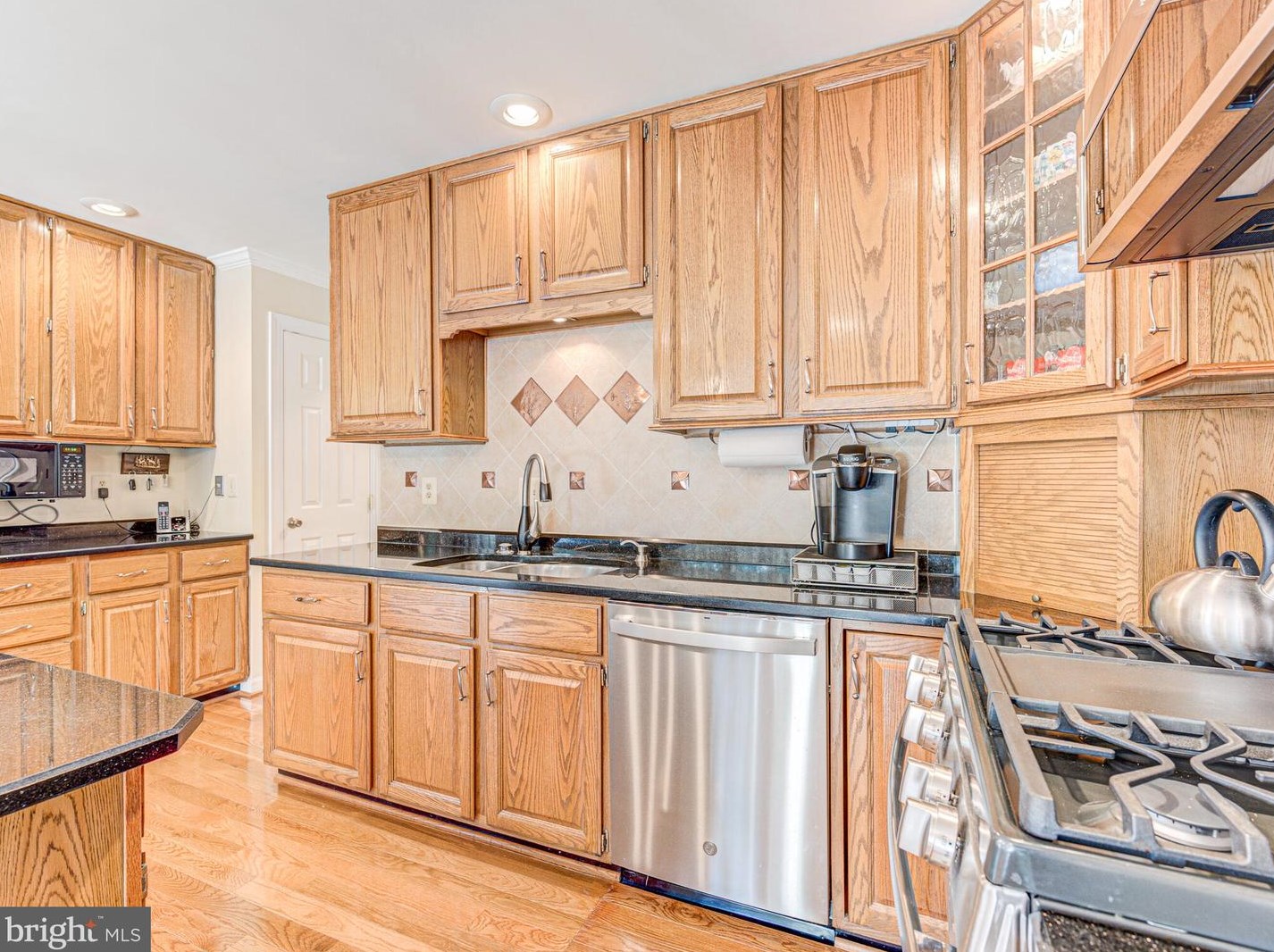 47728 League Ct, Dulles VA  20165-7416 exterior