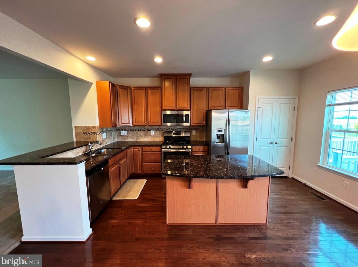 42657 Freistadt Sq, Dulles, VA 20166