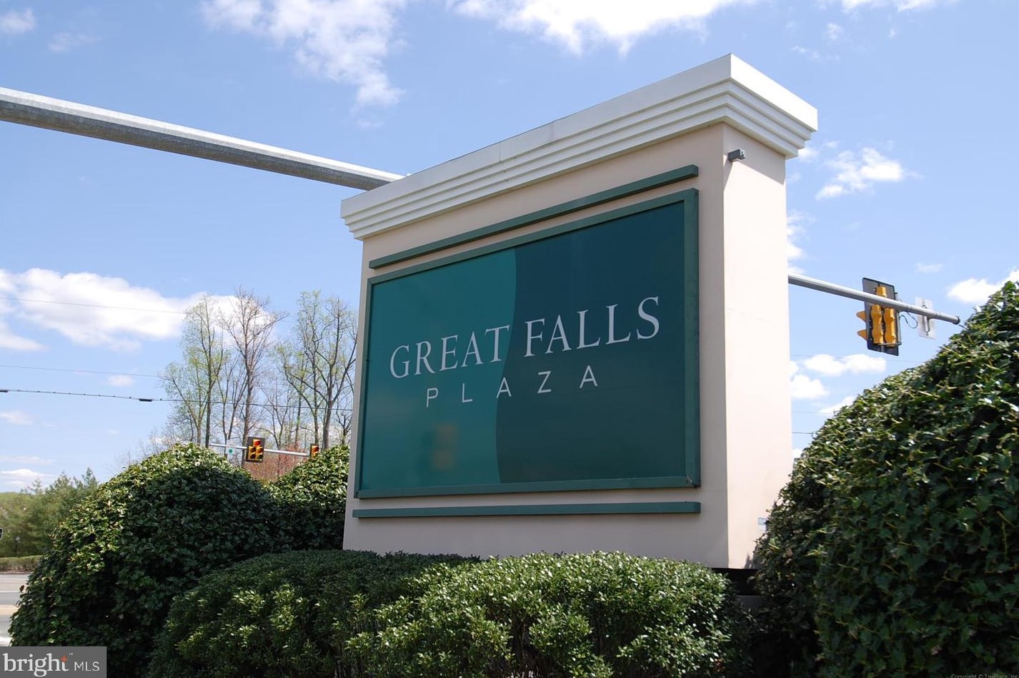 46714 Cavendish Sq, Dulles VA  20165-4327 exterior