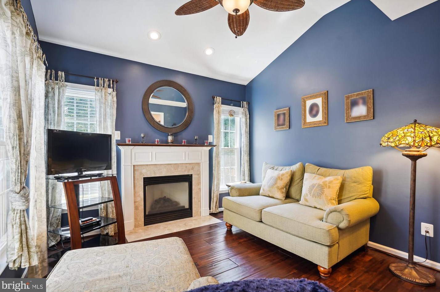 46714 Cavendish Sq, Dulles VA  20165-4327 exterior