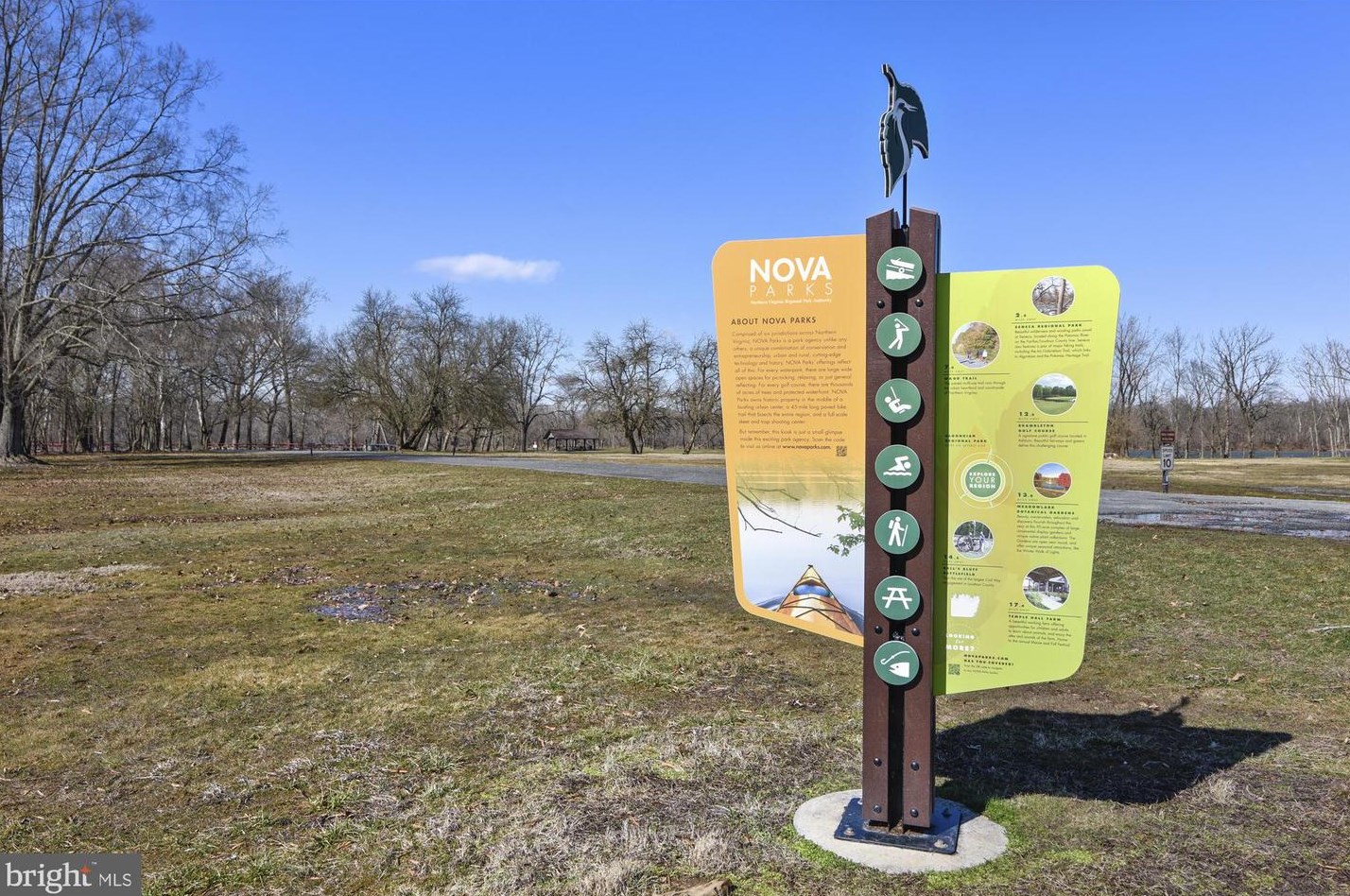 46714 Cavendish Sq, Dulles VA  20165-4327 exterior