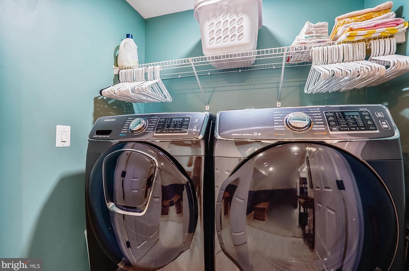 46714 Cavendish Sq, Dulles VA  20165-4327 exterior