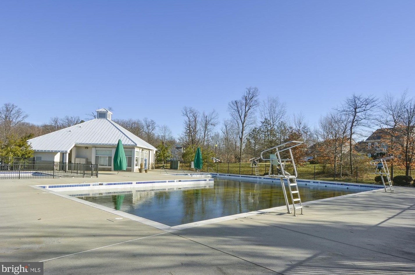 46714 Cavendish Sq, Dulles VA  20165-4327 exterior