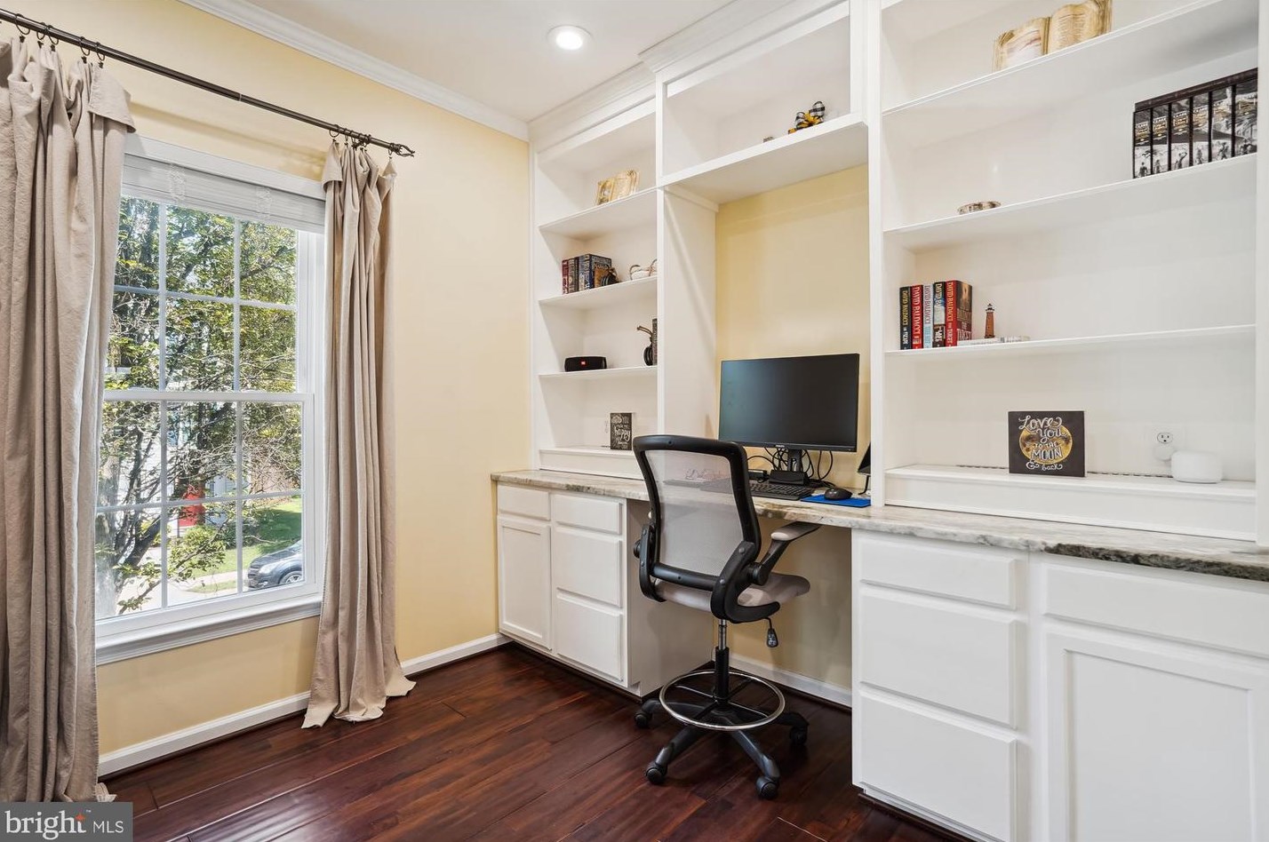 46714 Cavendish Sq, Dulles VA  20165-4327 exterior