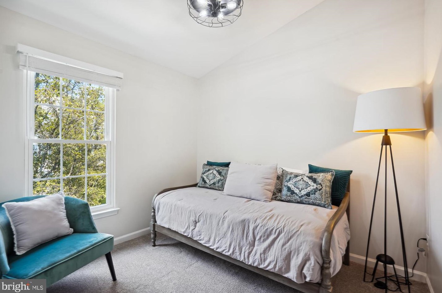 46714 Cavendish Sq, Dulles VA  20165-4327 exterior